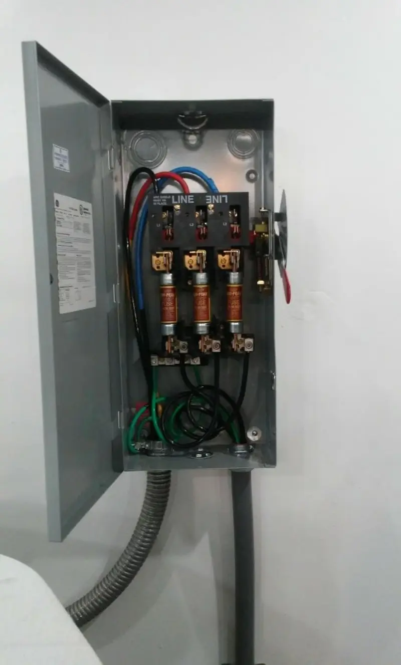 Three-phase disconnect switch installed for Smoke Detector Installation in Richland Center